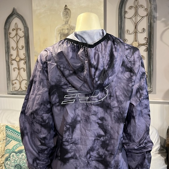 New Balance - Picture 5 of 5